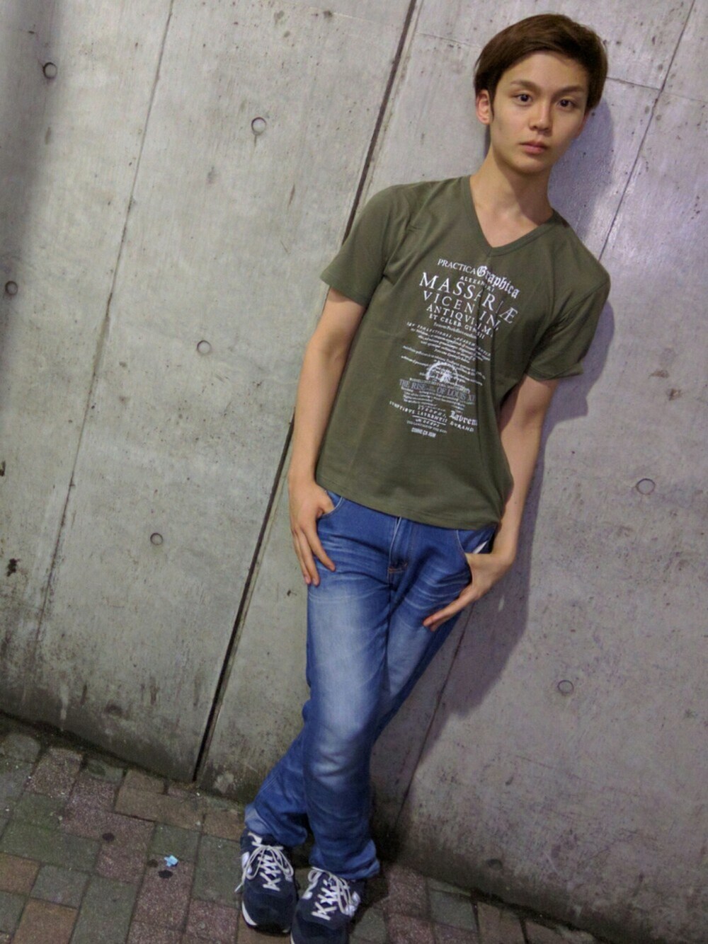 「カジュアル、デニムパンツ、ラフ、楽しみ！、EBISU536、今日はお楽しみに！」｜「COMME CA DU MODEのアイテム（Tシャツ/カットソー、グリーン系）」を使った、REIさん（メンズ・175cm）の夏コーディネートの1枚目の写真