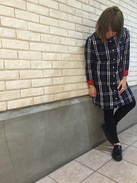 「FRED PERRY（フレッドペリー）のアイテム（シャツワンピース）」を使った、Azusa Isobeさん（レディース・161cm）の秋コーディネート