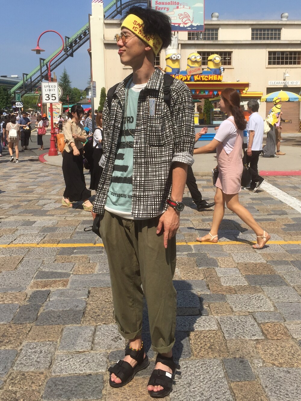 「サンダル、USJ、HUMIS」｜「HUMISのアイテム（帽子、イエロー系）」を使った、Kazuhiro Sakaguchiさん（メンズ・182cm）の夏コーディネートの1枚目の写真