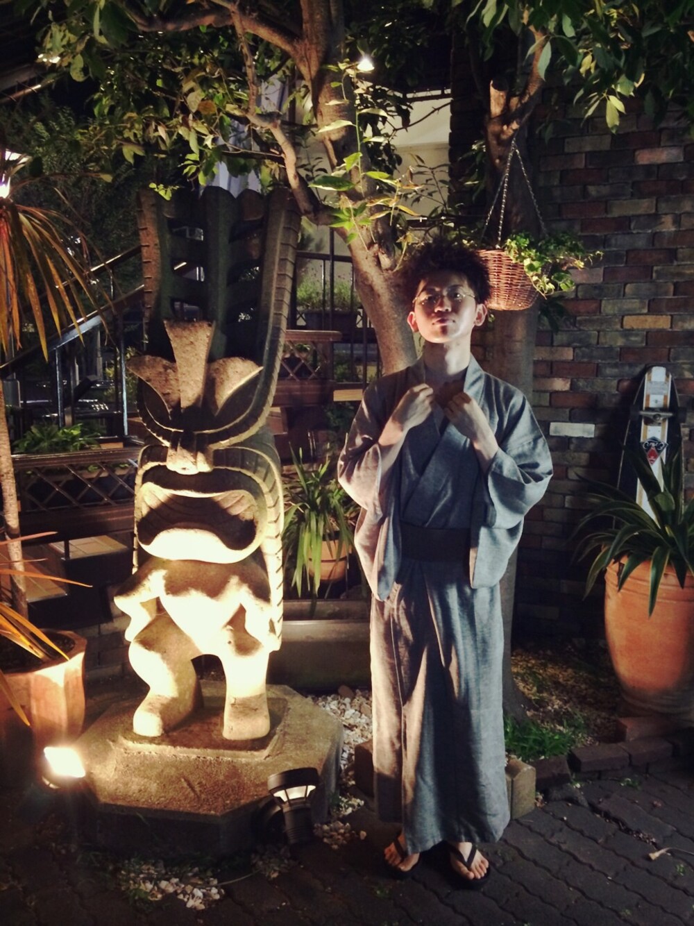 「N.HOOLYWOOD、浴衣、サンダル、Ralph Lauren、ラグランTシャツ、TROVE、TAKEO KIKUCHI、今年初浴衣、和rove」｜「TROVEのTROVE 和ROVE（浴衣、グレー系）」を使った、まちゃち@Epic.さん（メンズ・170cm）の夏コーディネートの1枚目の写真