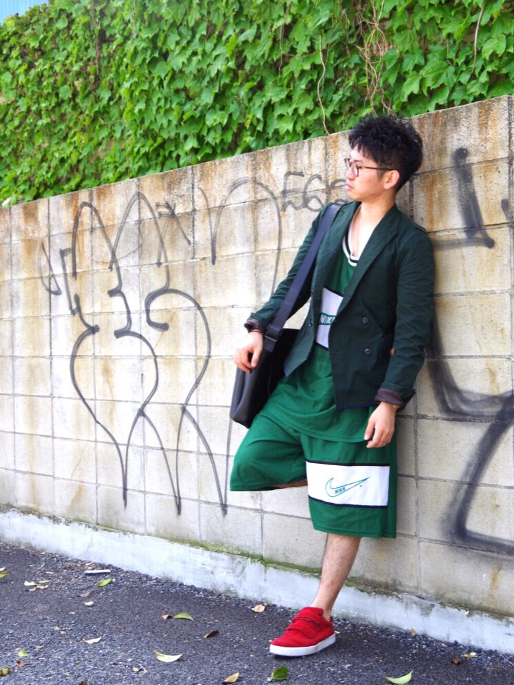 「グリーンコーデ、ARTHE、NIKE、セットアップ、GIORGIO ARMANI」｜「kolorのアイテム（テーラードジャケット、グリーン系）」を使った、まちゃち@Epic.さん（メンズ・170cm）の春コーディネートの1枚目の写真
