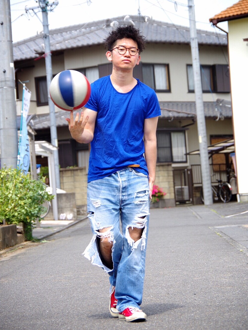 「トリコロール、チャックテイラー、70's、フリースタイルバスケットボール、freestylebasketball、ACNE、N.HOOLYWOOD」｜「CONVERSEの70's 32センチ 一ツ星チャックテイラー（スニーカー、レッド系）」を使った、まちゃち@Epic.さん（メンズ・170cm）の春コーディネートの1枚目の写真