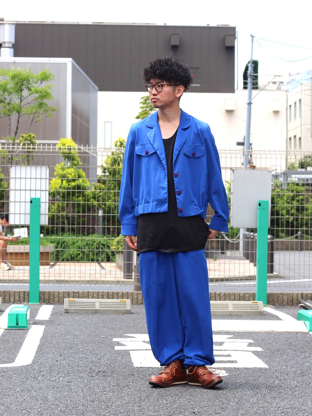 「シンプルコーデ、blue、夏、スニーカー、Hender Scheme、SET UP」｜「used set upの古着 ブルーセットアップ（セットアップ、ブルー系）」を使った、まちゃち@Epic.さん（メンズ・170cm）の夏コーディネートの1枚目の写真