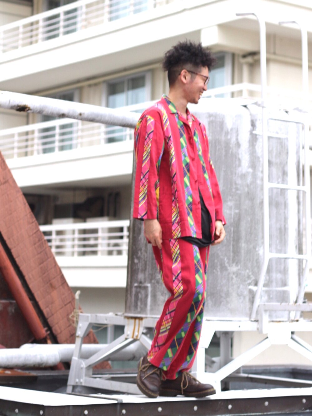 「KENZO、パジャマ、マーチン」｜「KENZOのアイテム（セットアップ、レッド系）」を使った、まちゃち@Epic.さん（メンズ・170cm）の秋コーディネートの1枚目の写真