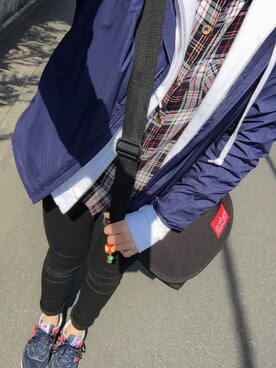 「アイテム（マウンテンパーカー、ブルー系）」を使った、Rさん（レディース・162cm）の春コーディネート