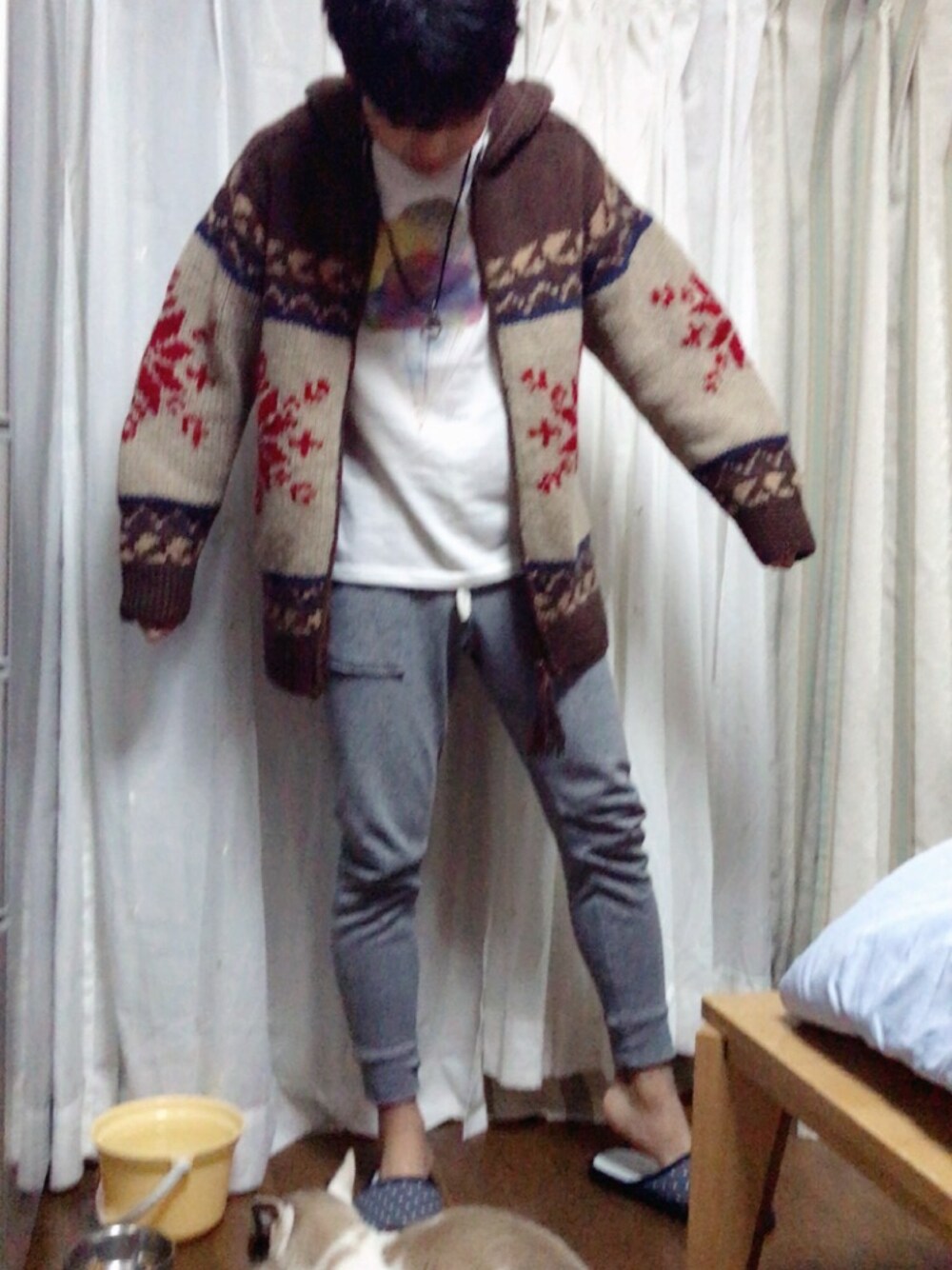 「GUのアイテム（その他パンツ、シルバー系）」を使った、こやまたいきさん（メンズ・164cm）の冬コーディネートの1枚目の写真