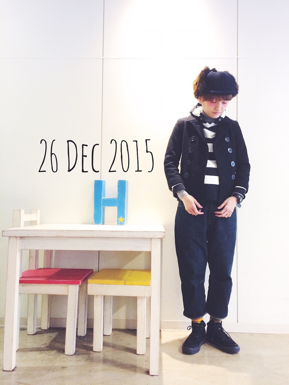 「ボーダー、パーカー、ブラックコーデ、モノトーン、フライトキャップ、override 、BEAMS BOY、sanca、Pコート、SCHOTT」｜「BEAMS BOYのSCHOTT / BOYS ピーコート（ピーコート、ブルー系）」を使った、RENAさん（レディース・159cm）の冬コーディネートの1枚目の写真