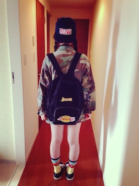 「OBEY」｜「アイテム（バックパック/リュック）」を使った、クドウミナミさん（レディース・161cm）の冬コーディネート