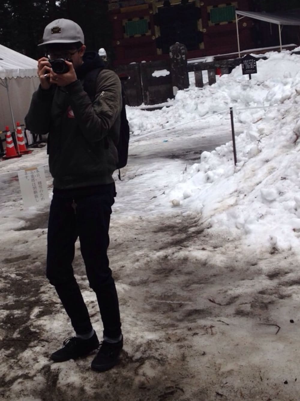 「MA-1、カメラ、雪、supreme、VANS」｜「JOURNAL STANDARDのアイテム（ミリタリージャケット、グリーン系）」を使った、TAKUMIさん（メンズ・171cm）の夏コーディネートの1枚目の写真