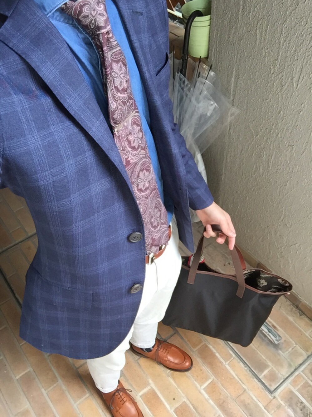 「VISARUNOのアイテム（スーツジャケット、ブルー系）」を使った、TAKUMIさん（メンズ・171cm）の秋コーディネートの1枚目の写真