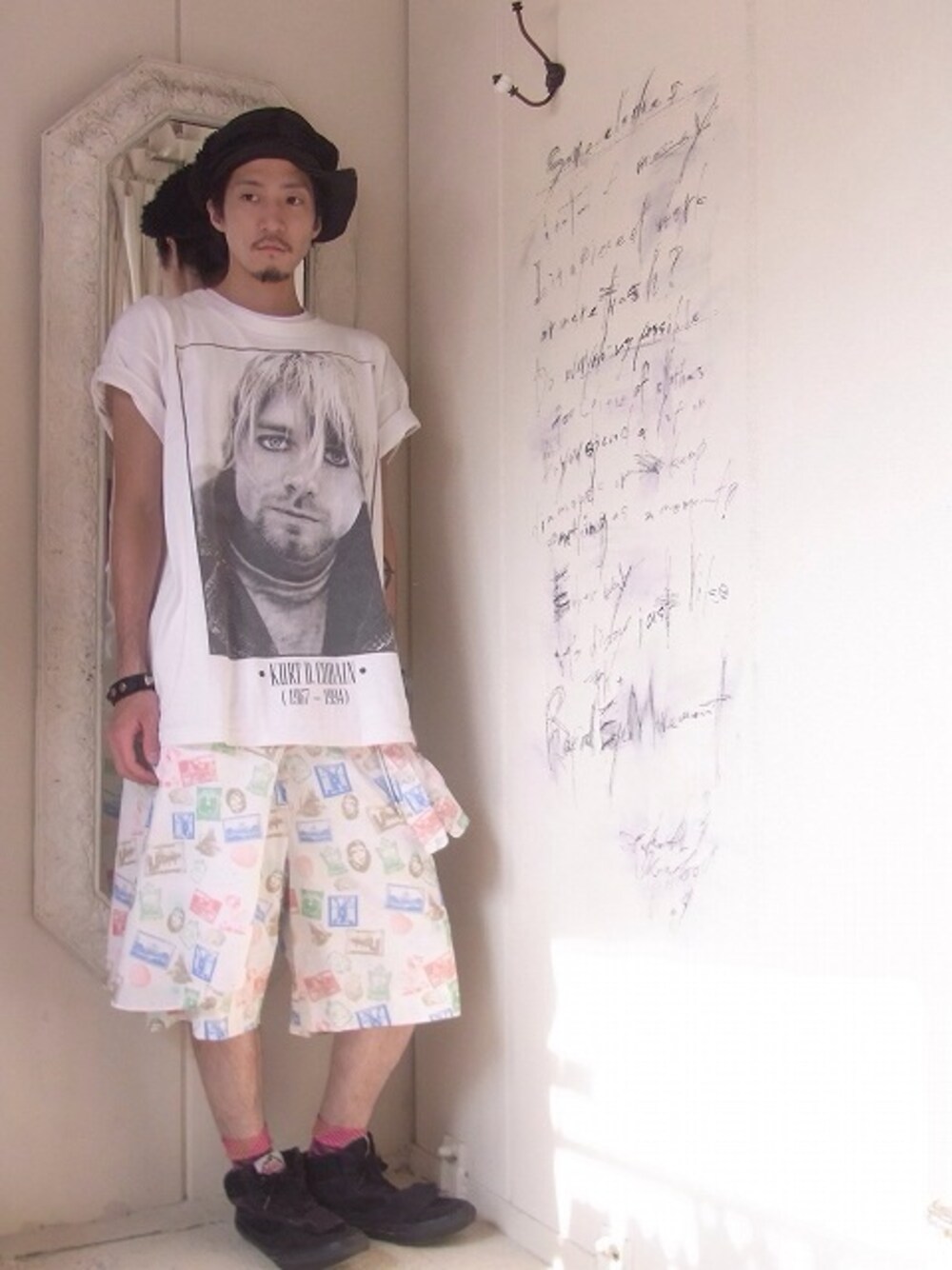 「VANS、バンドT、PLASTIC TOKYO、MACARONIC、腰巻きスタイル、KROFUNE、mifune」｜「PLASTIC TOKYOのUNKNOWN CITY SHIRT（シャツ/ブラウス、その他）」を使った、staffさん（メンズ・170cm）の春コーディネートの1枚目の写真