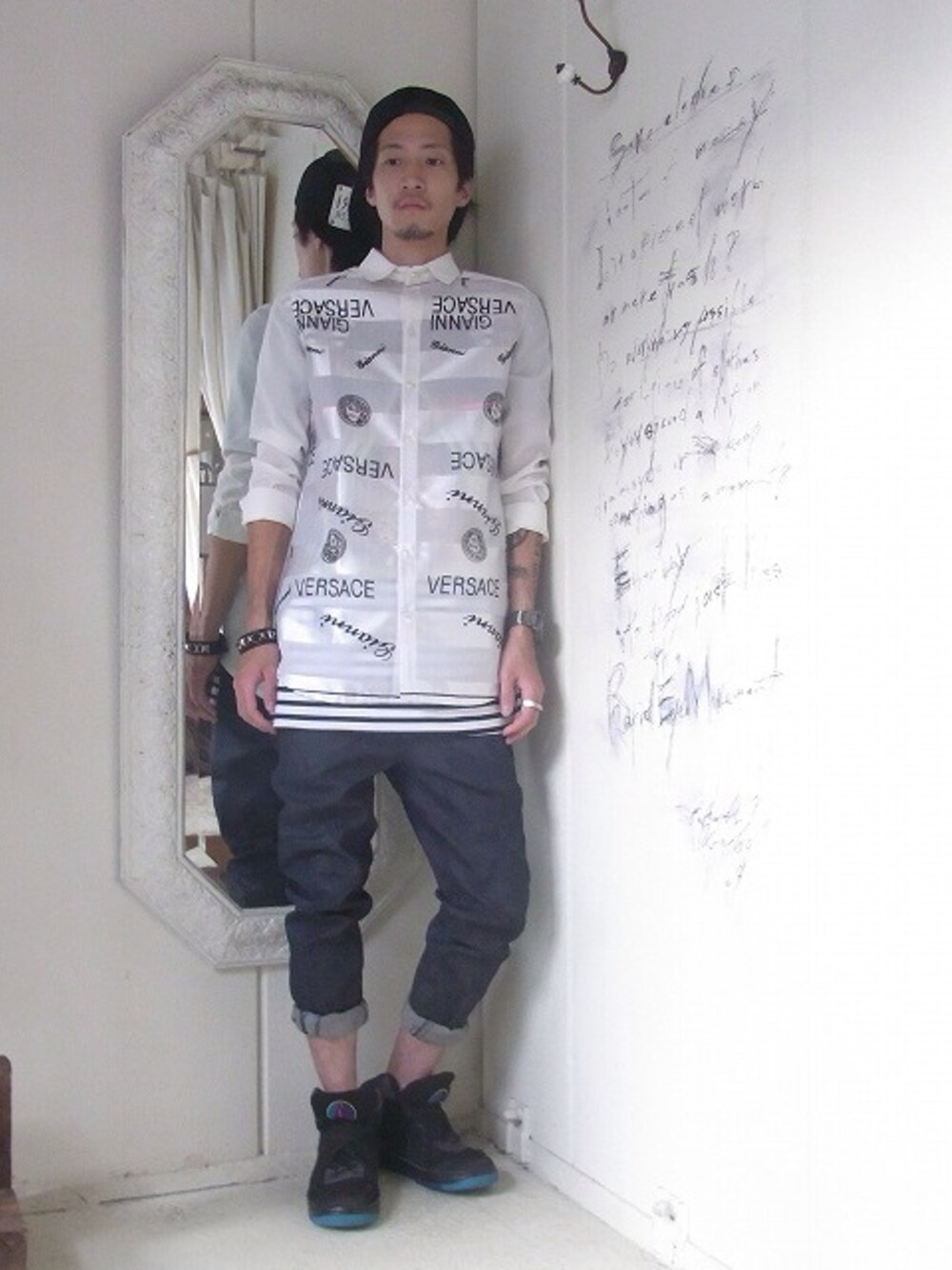 「NIKE、MACARONIC」｜「MACARONICのボーダーVERSACEシャツ（シャツ/ブラウス、ホワイト系）」を使った、staffさん（メンズ・170cm）の夏コーディネートの1枚目の写真