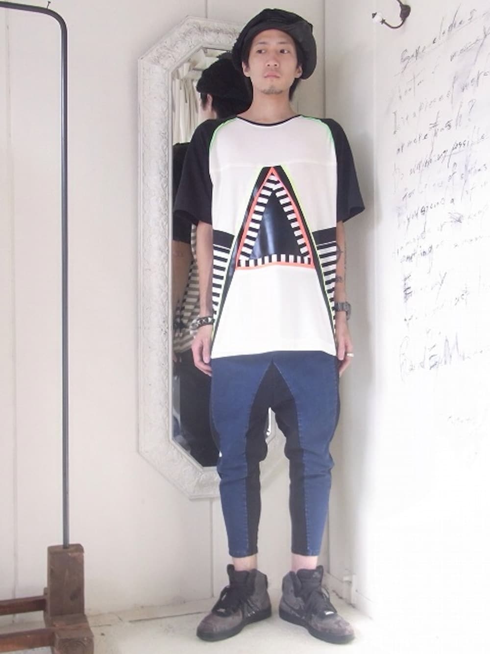 「MACARONIC、bedsidedrama、NIKE、mifune」｜「MACARONICのトライアングル切り替えTee（Tシャツ/カットソー、その他）」を使った、staffさん（メンズ・170cm）の夏コーディネートの1枚目の写真