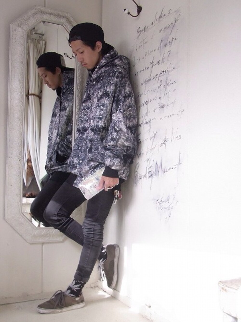 「MACARONIC、CILANDSIA、SHIROMA、HUF、ちょっとそこまで」｜「SHIROMAのドルマンスリーブ スタジャン（スタジャン、グレー系）」を使った、staffさん（メンズ・170cm）の夏コーディネートの1枚目の写真