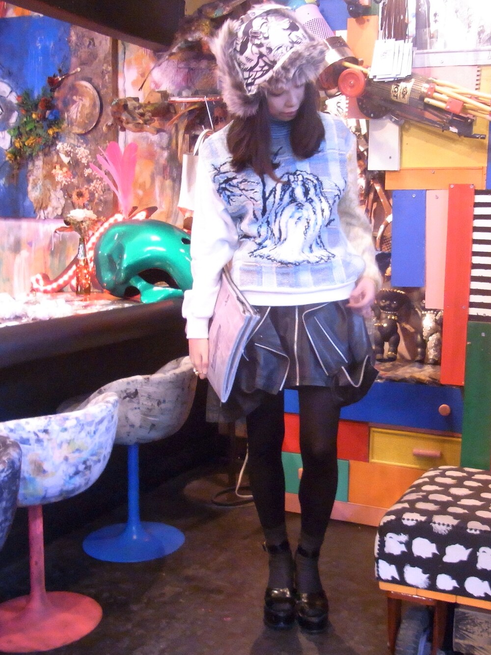 「MACARONIC、Jenny fax、bodysong.、matatabi、オーバーサイズニット、シアータイツ」｜「Jenny Faxのアイテム（ニット/セーター、ブルー系）」を使った、staffさん（レディース・158cm）の冬コーディネートの1枚目の写真