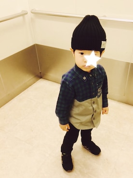 「KP BOY（ケーピーボーイ）のアイテム（トップス）」を使った、YUMIさん（キッズ・90cm）の秋コーディネート