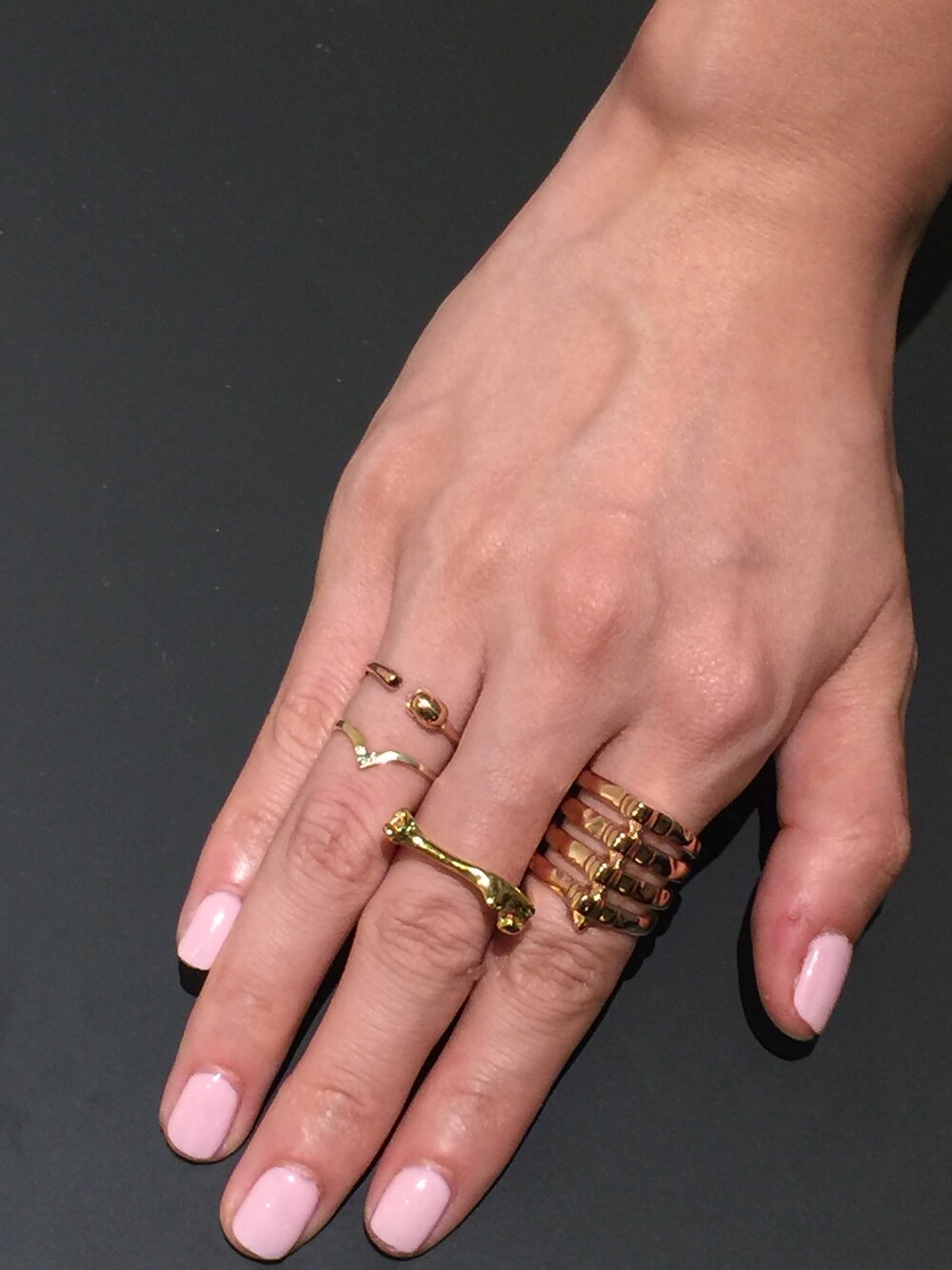「Jewelry、tresCJewellery、www.tresc.com.tw、sterling silver、18k gold、Bijules、Antoanetta、mix and match」｜「Antoanettaのwww.tresC.com.tw（リング、ゴールド系）」を使った、ChristineTsengさん（レディース・162cm）の秋コーディネートの1枚目の写真