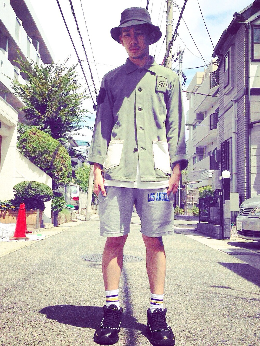 「スポーツミックス、used mix、NIKE、Champion」｜「BEAMSのCHAMPION×BEAMS / 別注 SHORT PANTS（その他パンツ、グレー系）」を使った、高橋 柊さん（メンズ・172cm）の夏コーディネートの1枚目の写真