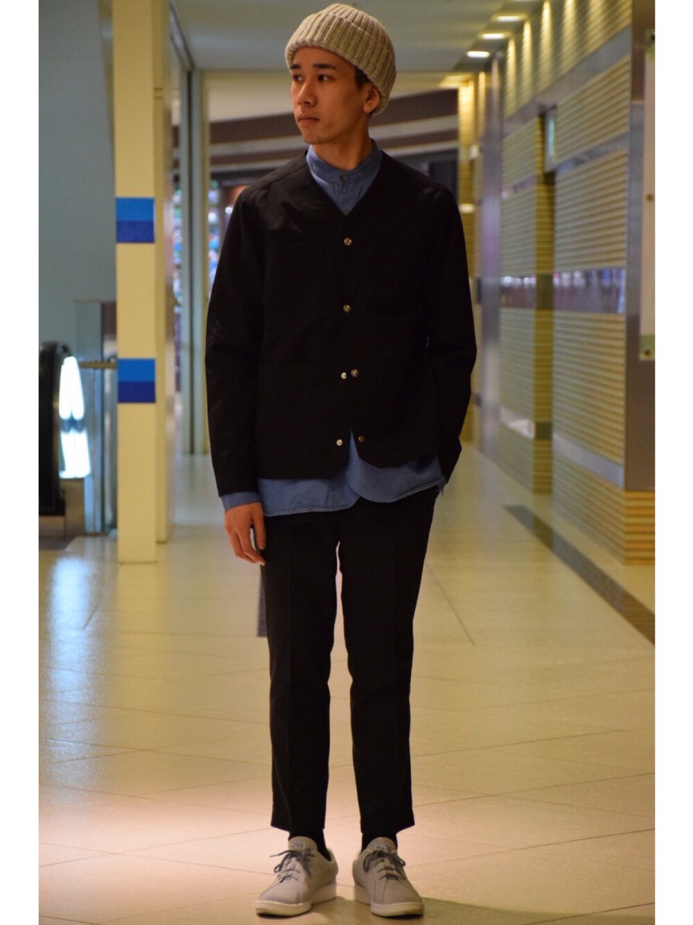 「crepuscule、MANUAL ALPHABET、LOCALINA、Niche.、MATES」｜「crepusculeのアイテム（ニットキャップ/ビーニー、グレー系）」を使った、高橋 柊さん（メンズ・172cm）の夏コーディネートの1枚目の写真