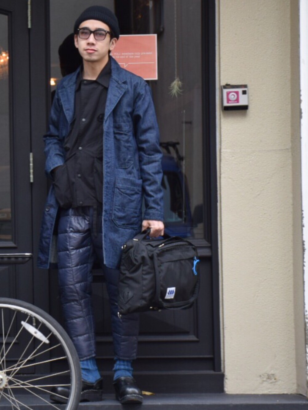「leuchtfeuer、buddy optical、ENGINEERED GARMENTS、south2west8、NANGA、TROENTORP、MADEN、LANTIKI」｜「LEUCHTFEUERのLEUCHTFEUER/ロイフト ファイヤー　BORKUM                          （ニットキャップ/ビーニー、ブラック系）」を使った、高橋 柊さん（メンズ・172cm）の冬コーディネートの1枚目の写真