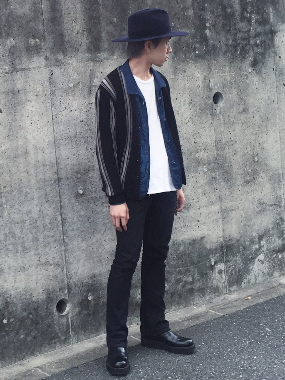 「UNUSED、Hanes、vintage、STABILIZER GNZ、yohjiyamamoto」｜「UNUSEDのアイテム（ハット、ブルー系）」を使った、高橋 柊さん（メンズ・172cm）の春コーディネートの1枚目の写真