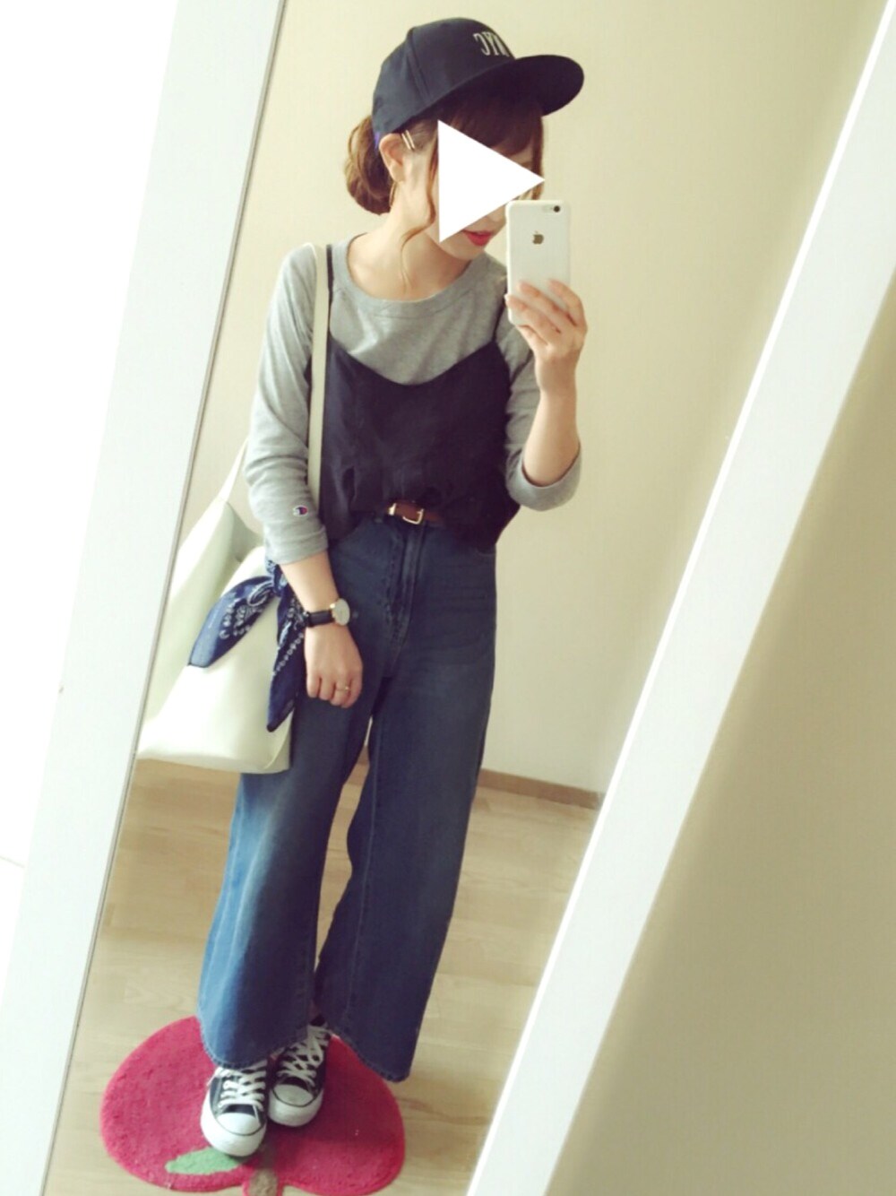 「コンバース、シンプル、GU、ワイドパンツ、キャミソール」｜「JEANASISのオーバータックキャミ/721580 （キャミソール、ブラック系）」を使った、chocoさん（レディース・153cm）の春コーディネートの1枚目の写真