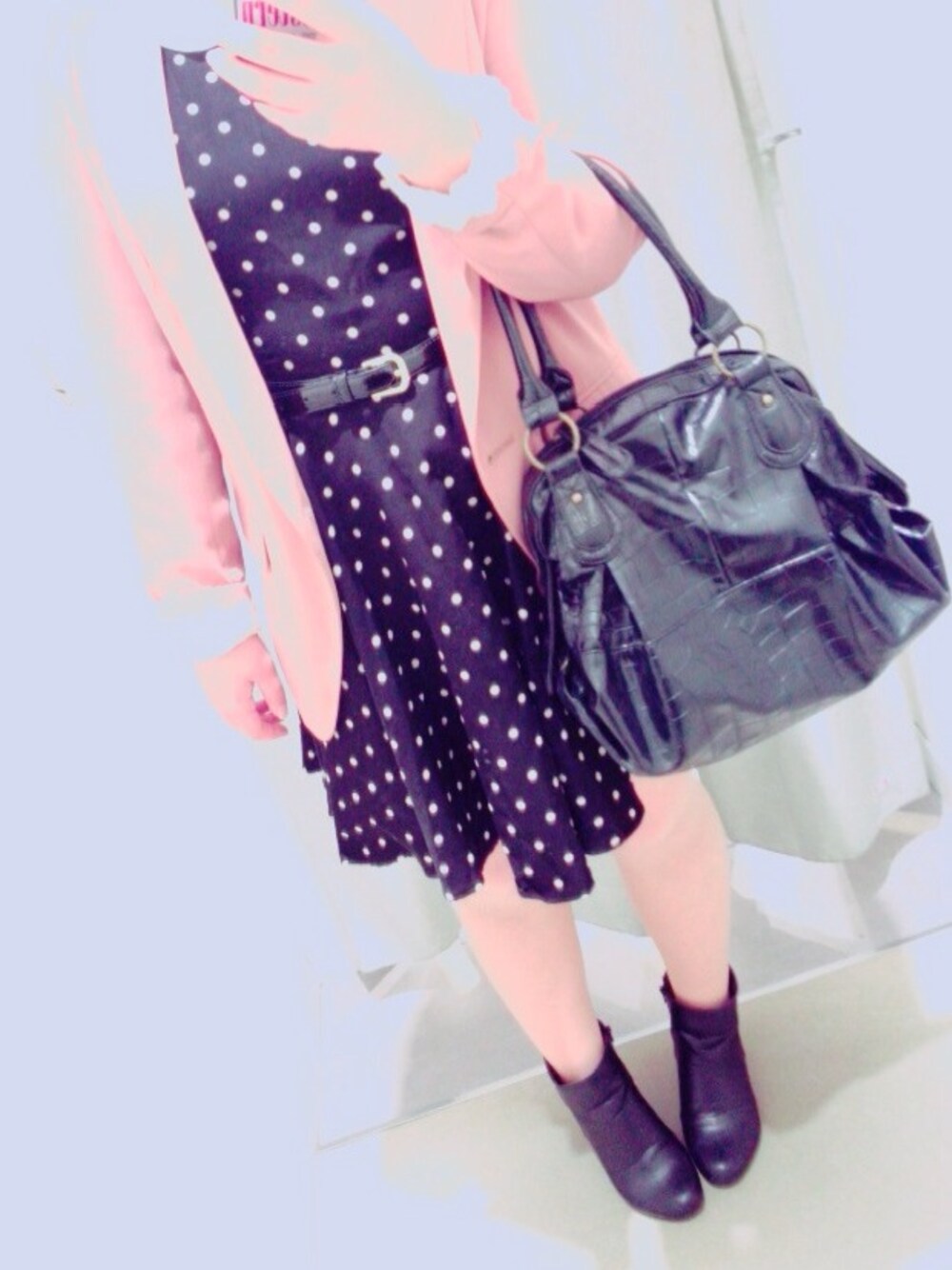 「earth music&ecologyの白い丸襟のブラウス👚✨
すごく薄いです。（シャツ/ブラウス、ホワイト系）」を使った、すぎやま ことねさん（レディース・153cm）の春コーディネートの1枚目の写真