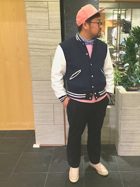 「ネイビー×ピンク」｜「アイテム（スニーカー）」を使った、しん83さん（メンズ・173cm）の春コーディネート
