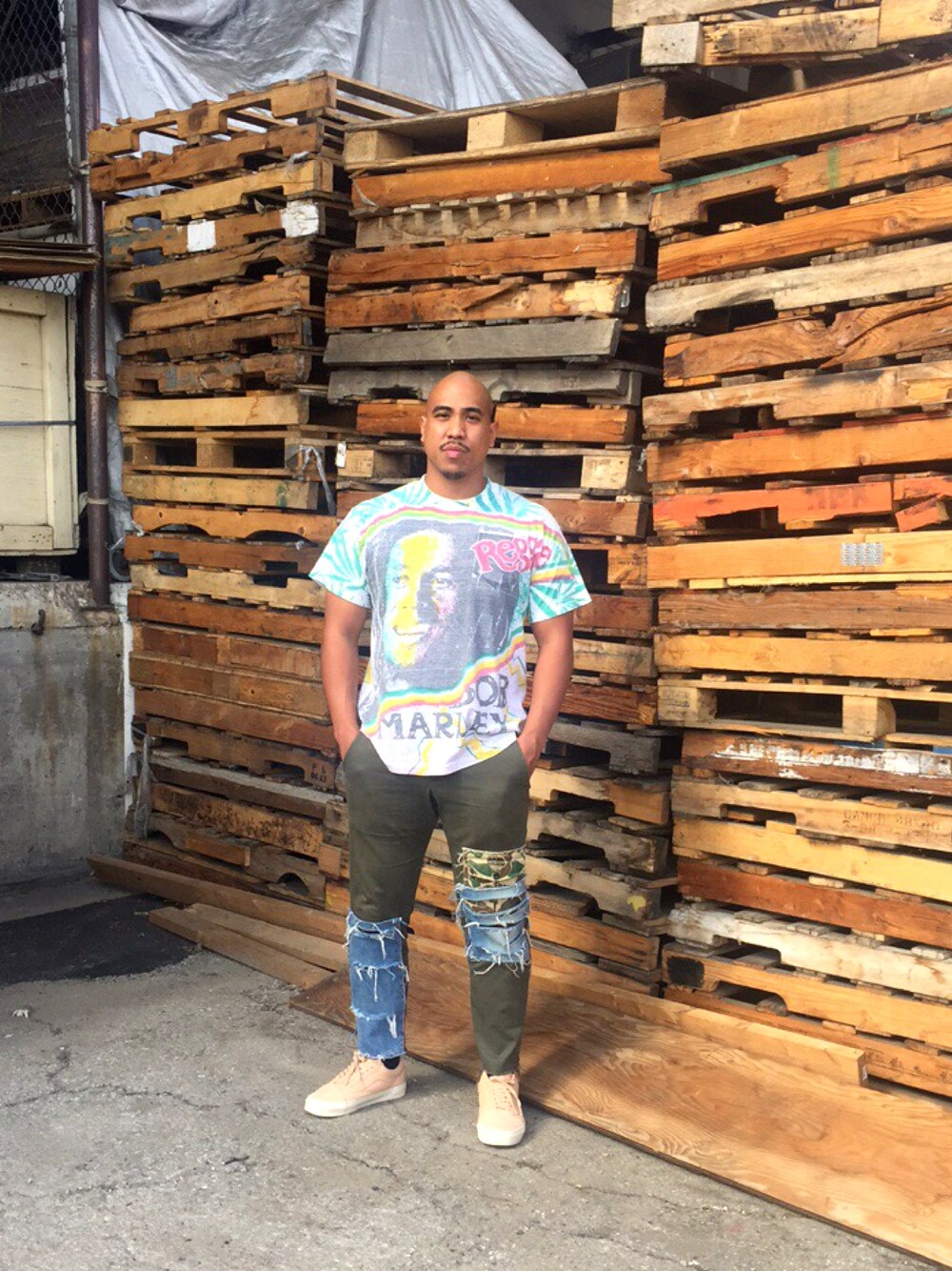 「ootd、ErickDeVera、WEARBOOKエントリー、WEARママ部、VANS、fashion、STYLE、Japan」｜「vintage Bob Marley teeのアイテム（Tシャツ/カットソー、その他）」を使った、Erick DeVeraさん（メンズ・173cm）の秋コーディネートの1枚目の写真
