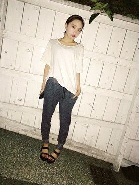 「お散歩」｜「アイテム（財布/小物）」を使った、井元まほさん（レディース・163cm）の秋コーディネート