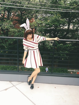 「Jeffrey Campbell（ジェフリーキャンベル）のアイテム（その他シューズ）」を使った、井元まほさん（レディース・163cm）の秋コーディネート