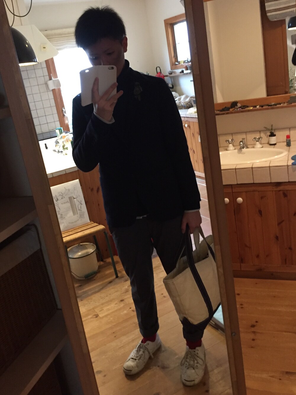 「L.L.Beanのアイテム（エコバッグ/サブバッグ、ホワイト系）」を使った、Tetuさん（メンズ・175cm）の秋コーディネートの1枚目の写真