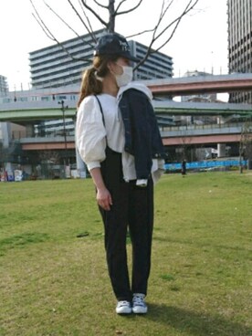 「DHOLIC（ディーホリック）のアイテム（サロペット/オーバーオール、ブラック系）」を使った、amimuraさん（レディース・157cm）の春コーディネート