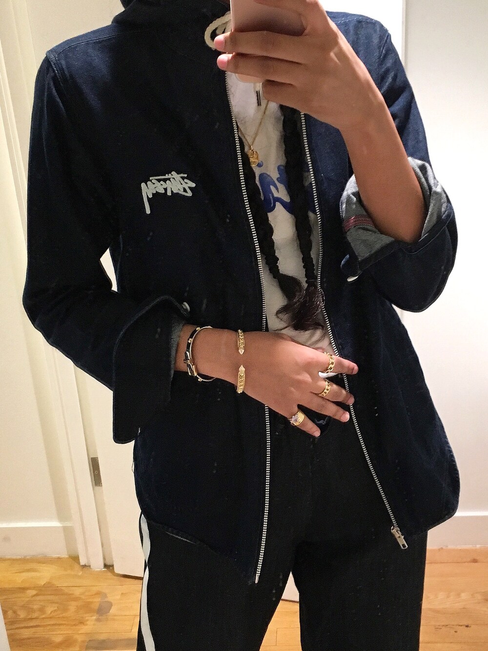 「stussy、stussy women、working style、work、SOHO、NYC」｜「STUSSYのアイテム（デニムジャケット、ブルー系）」を使った、Hisuiyabishさん（レディース・175cm）の夏コーディネートの1枚目の写真