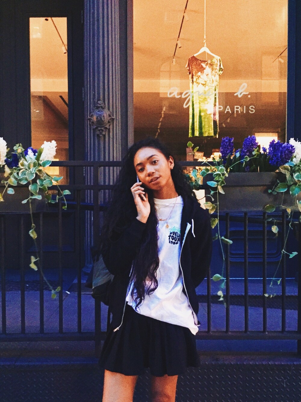 「American Apparel、stussy、stussy women、NYC、SOHO」｜「STUSSYのアイテム（Tシャツ/カットソー、ホワイト系）」を使った、Hisuiyabishさん（レディース・175cm）の夏コーディネートの1枚目の写真