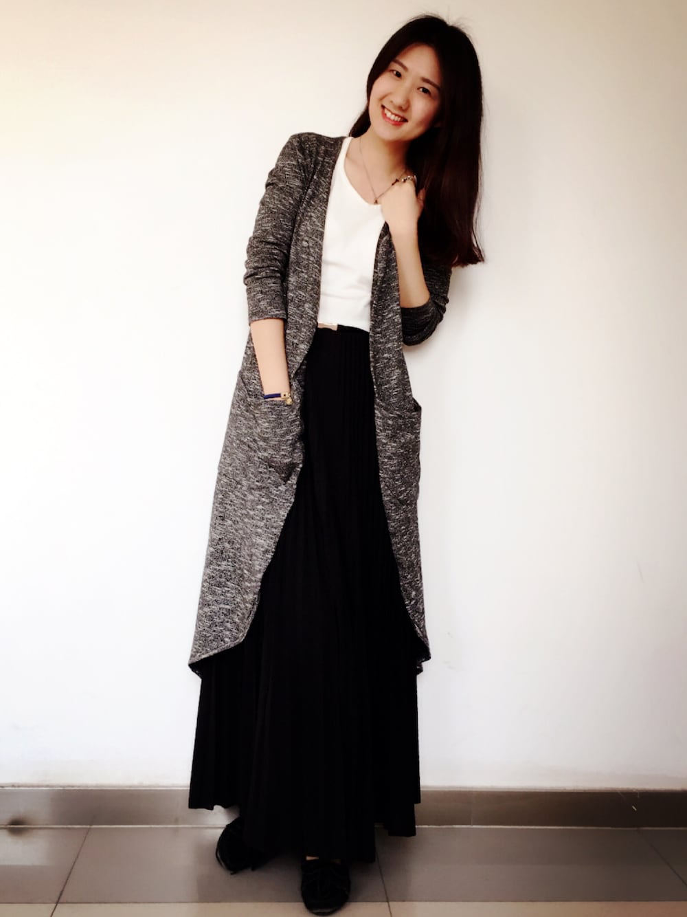 「Jolie Moiのアイテム（スカート、ブラック系）」を使った、yoyoさん（レディース・170cm）の冬コーディネートの1枚目の写真