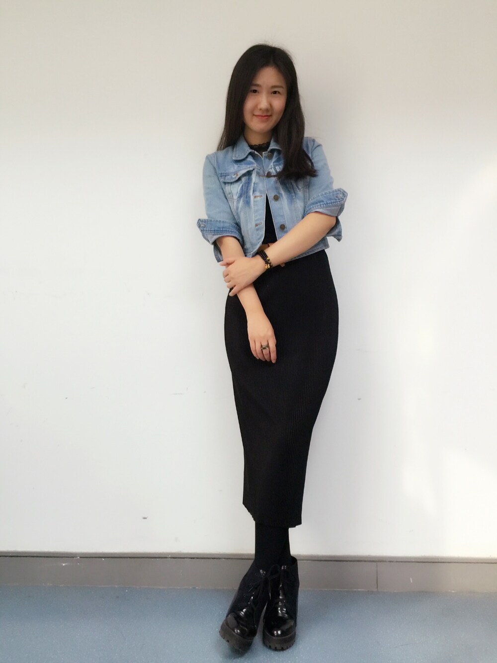 「ZARAのアイテム（スカート、ブラック系）」を使った、yoyoさん（レディース・170cm）の冬コーディネートの1枚目の写真