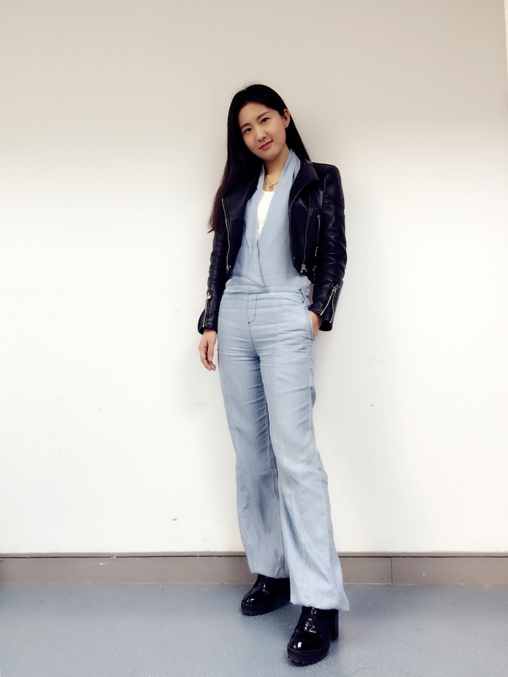 「COACHのアイテム（スーツジャケット、ブラック系）」を使った、yoyoさん（レディース・170cm）の春コーディネートの1枚目の写真