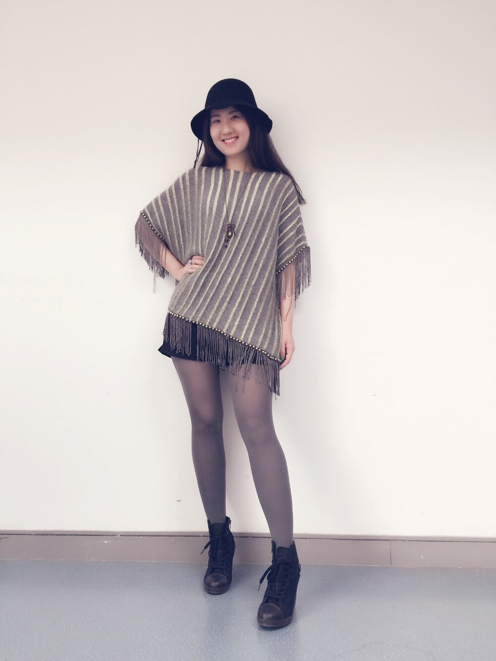 「UNIQUEのアイテム（レギンス/スパッツ、グレー系）」を使った、yoyoさん（レディース・170cm）の春コーディネートの1枚目の写真