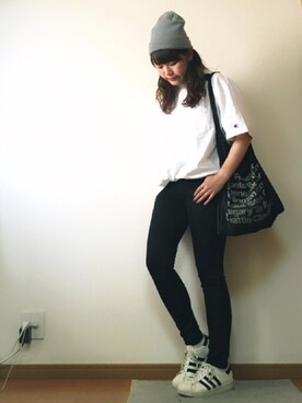 「H&M（エイチ・アンド・エム）のアイテム（ニットキャップ/ビーニー）」を使った、かほこ。さん（レディース・161cm）の春コーディネート