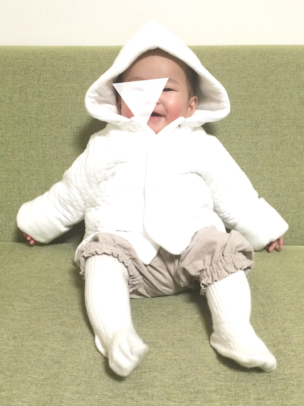 「女の子、babygap、プチバトー、小人コート、かぼちゃパンツ」｜「PETIT BATEAUのアイテム（ジャケット/アウター、ホワイト系）」を使った、Lemocoさん（キッズ・60cm）の冬コーディネートの1枚目の写真