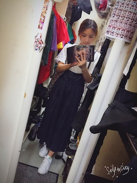「MOUSSY（マウジー）のアイテム（PC・スマホグッズ/家電）」を使った、葉夜夜里さん（レディース・155cm）の春コーディネート