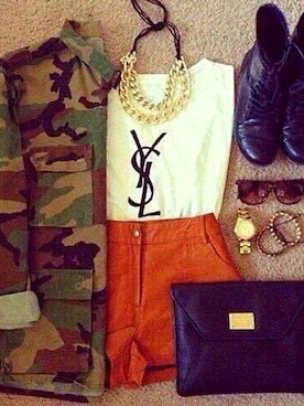 「YSL（ワイエスエル）のアイテム（トップス）」を使った、chawaさん（レディース・160cm）の春コーディネート