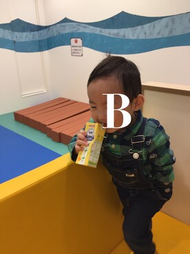 「Design Tshirts Store graniph（デザイン　ティーシャツ　ストア　グラニフ）のバイシクルパターンキッズシャツ/バイシクルパターン（シャツ/ブラウス、グリーン系）」を使った、ーtsukーさん（キッズ）の春コーディネート