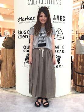 「coen（コーエン）のアイテム（Tシャツ/カットソー、グレー系）」を使った、coen ちょざさん（レディース・162cm）の春コーディネート