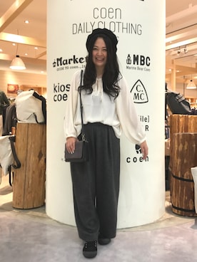 「coen（コーエン）のウォッシャブルウールヘリンボンワイドパンツ（その他パンツ、グレー系）」を使った、coen ちょざさん（レディース・162cm）の秋コーディネート