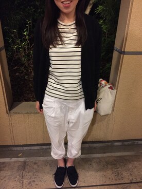 「GU（ジーユー）のアイテム（Tシャツ/カットソー、ホワイト系）」を使った、mayuさん（レディース・156cm）の春コーディネート