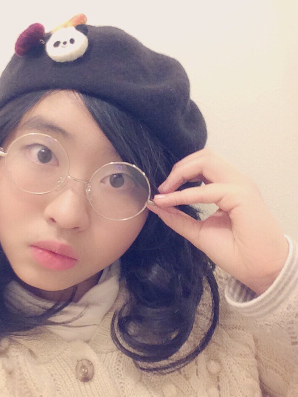 「めがね」｜「PAGEBOYのアイテム（ポンチョ、ホワイト系）」を使った、みきさん（レディース・151cm）の冬コーディネートの1枚目の写真