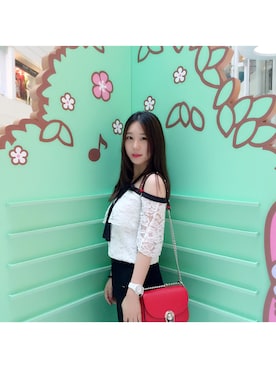 「PRADA（プラダ）のアイテム（ショルダーバッグ、レッド系）」を使った、Double__Evaさんの夏コーディネート