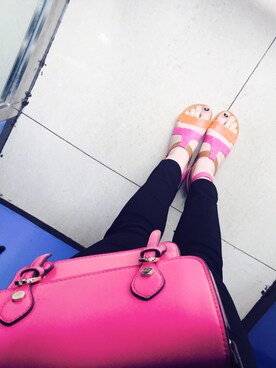 「STEVE MADDEN（スティーブマデン）のアイテム（メッセンジャーバッグ、ピンク系）」を使った、Double__Evaさんの夏コーディネート